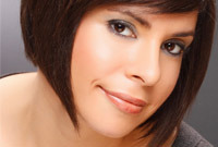 Hairstyles-to-enhance-your-makeup-side